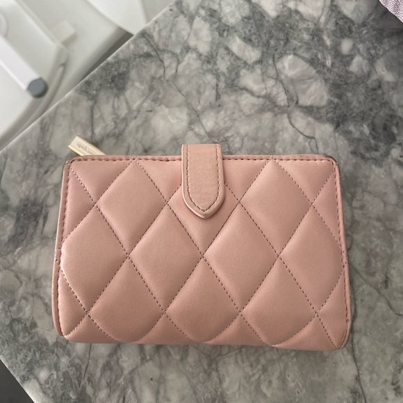 •Kate Spade• Carey Quilted Wallet - Picture 2 of 9